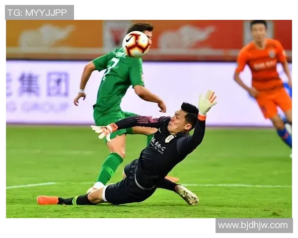 足球巨星意外闯入业余联赛掀起热潮 球迷惊呼不敢置信