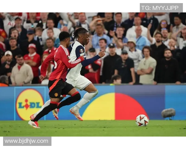 足球欧罗巴赛场上的传奇球星与他们的辉煌时刻回顾