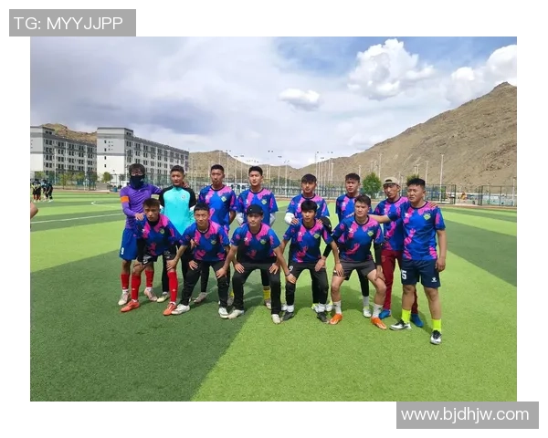 足球球星隔离生活揭秘：从训练到家庭时光的自我调适与成长